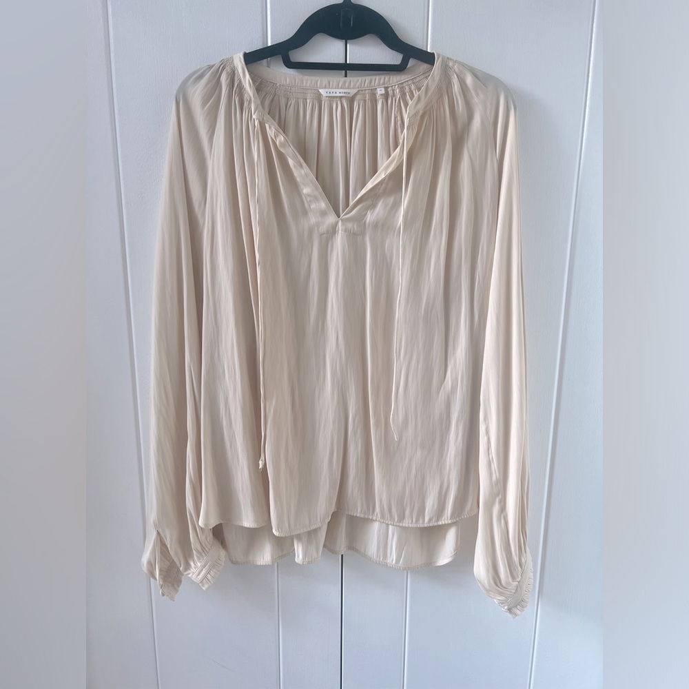 Yaya Women Top in champagne. Size Large.